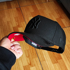 NEW ERA NEW YORK YANKEES WORLD SERIES 1999 BLACK RED EMBROIDERED CASUAL BASEBALL CAP