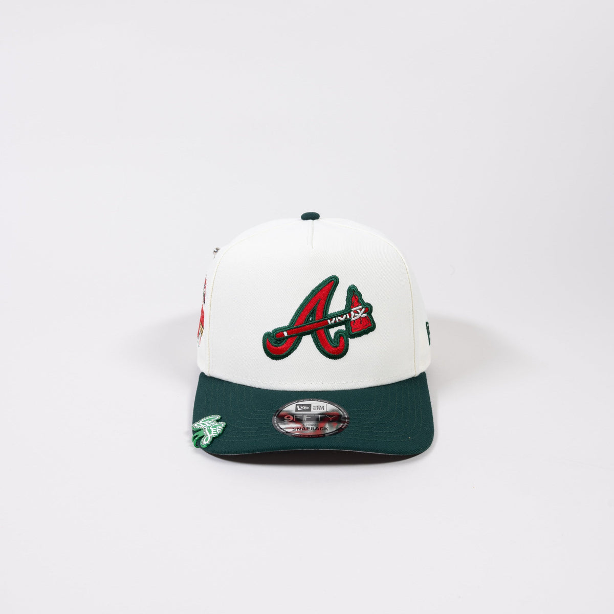 NEW ERA EXCLUSIVE A-FRAME CHROME/ FOREST GREEN ATLANTA BRAVES SNAPBACK W/ 2000 ALL STAR GAME SIDE PATCH