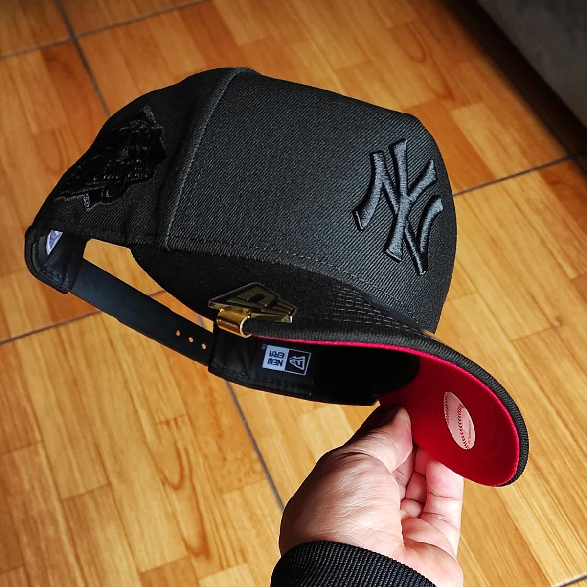 NEW ERA NEW YORK YANKEES WORLD SERIES 1999 BLACK RED EMBROIDERED CASUAL BASEBALL CAP